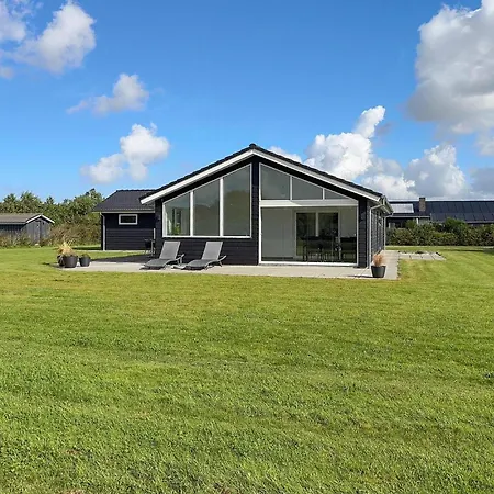 Feriehus Stunning In With View *