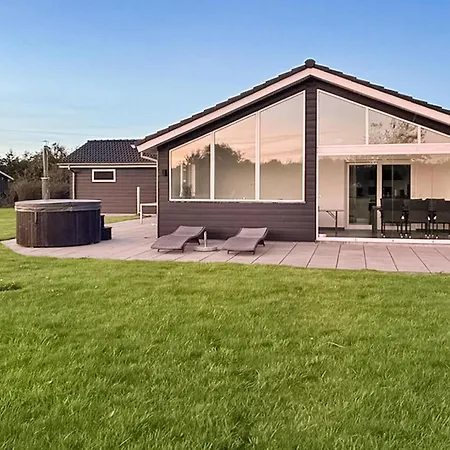 Stunning In With View