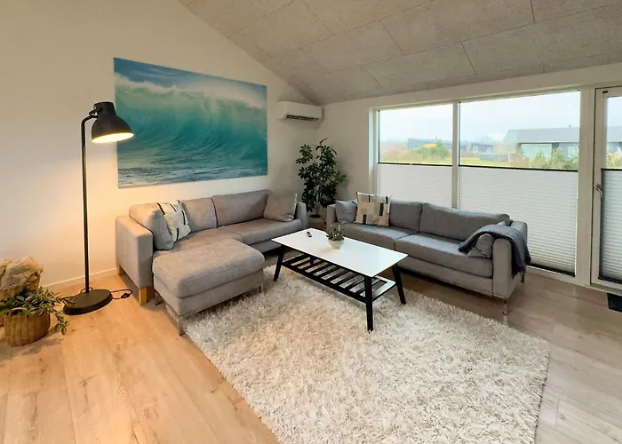 Stunning In With View בית נופש Tarm